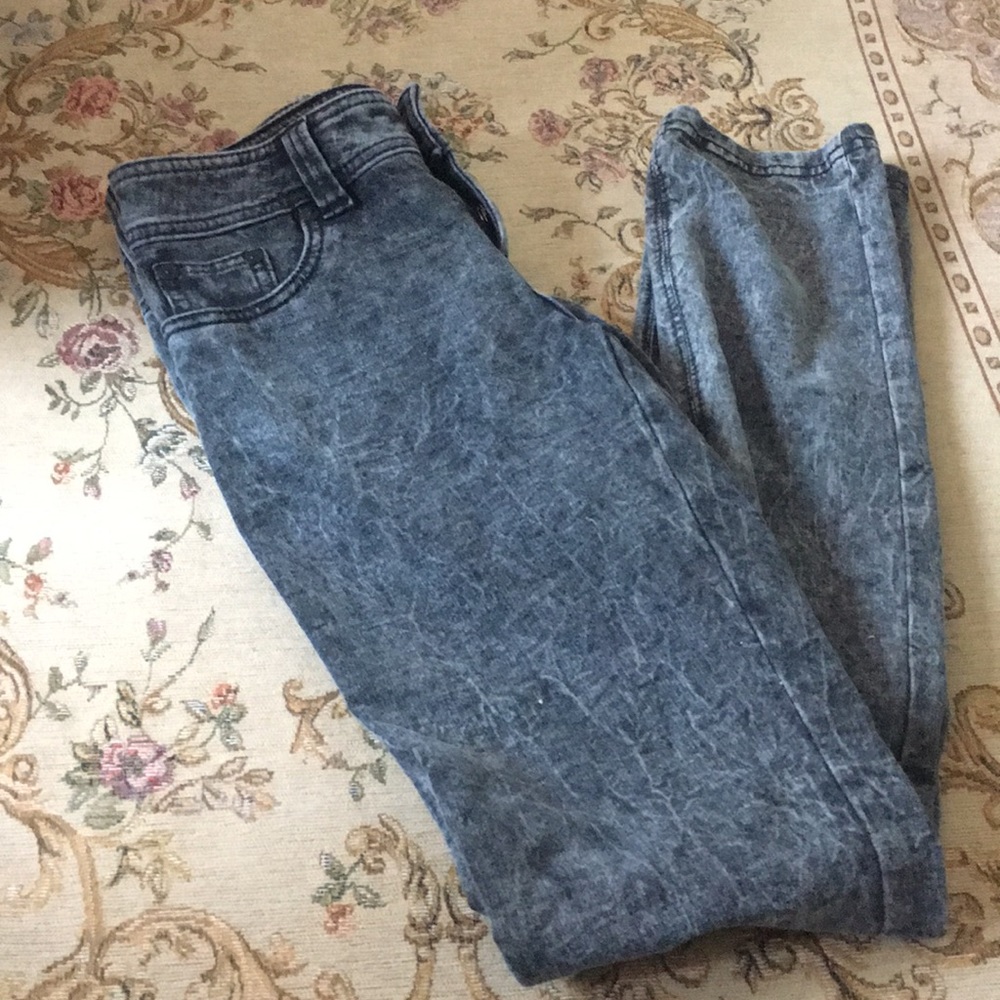 Women’s Guess grey acid wash jeans